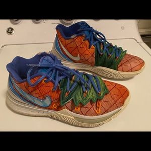Kyrie Irving SpongeBob Mens tennis shoes